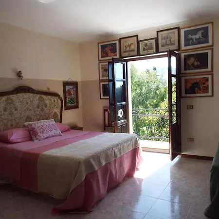 White Donkey Bed & Breakfast Cuglieri